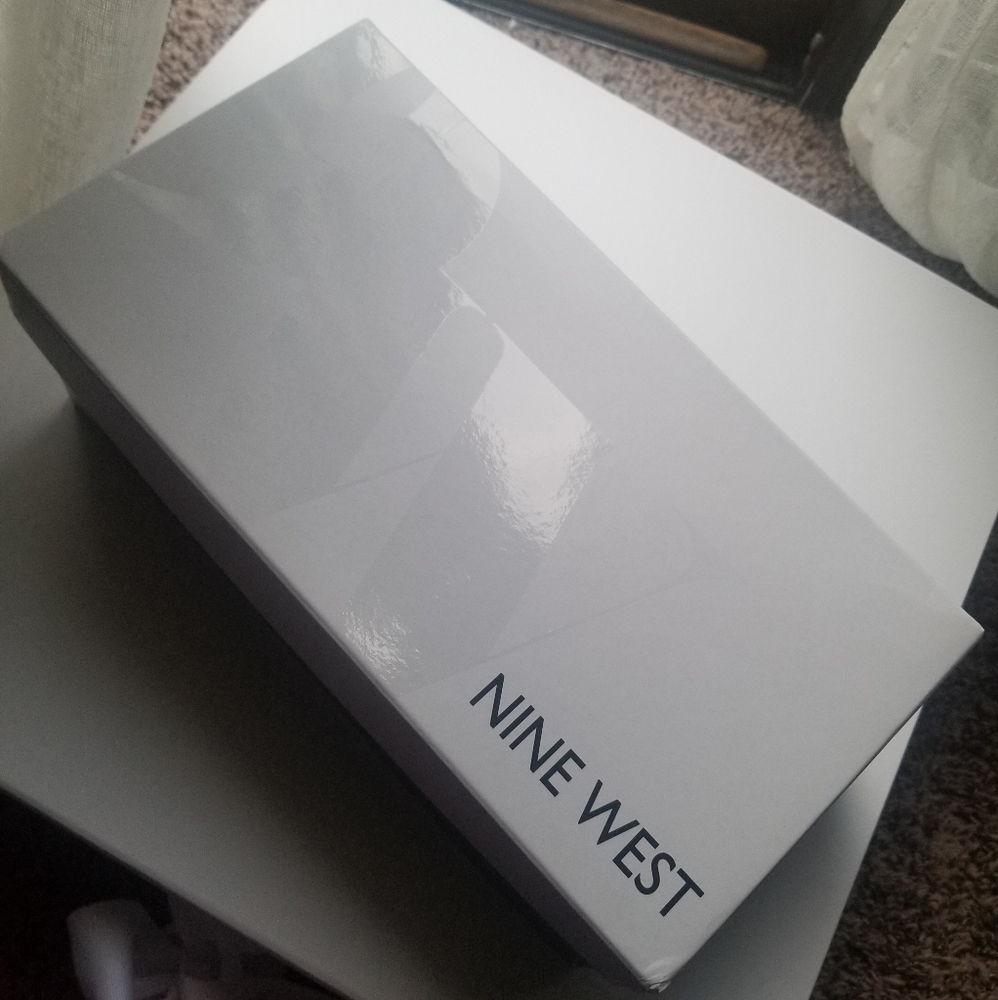 Nine West Platino Metallic Heels (Size 8)